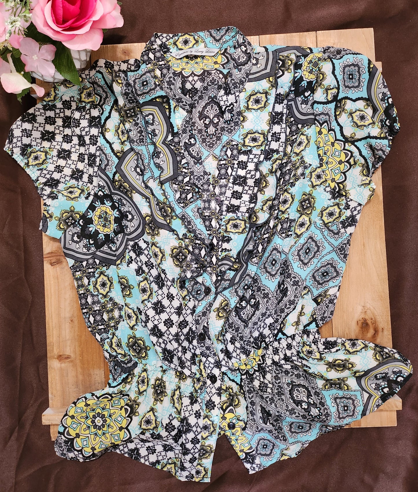 Ladies Tailored Fit -Signature by Larry Levine Blouse